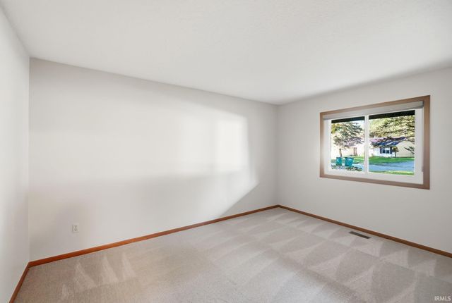 9615 Mariners Ridge Drive, Fort Wayne, IN 46819