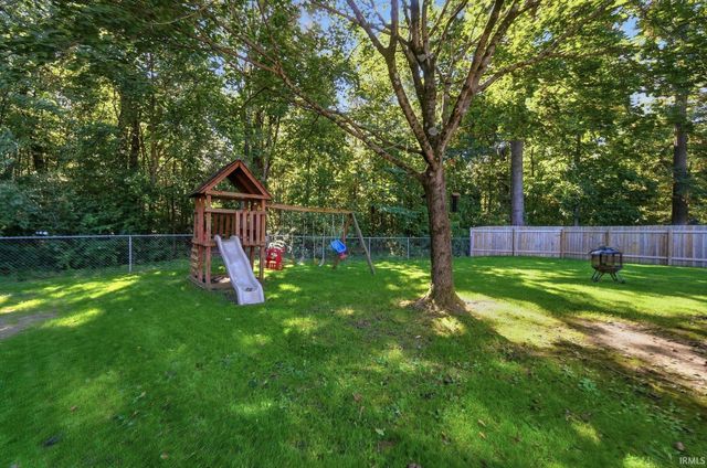 9615 Mariners Ridge Drive, Fort Wayne, IN 46819