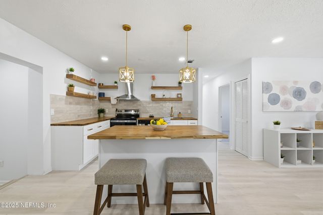 8628 BLARNEY STONE Court, Jacksonville, FL 32216