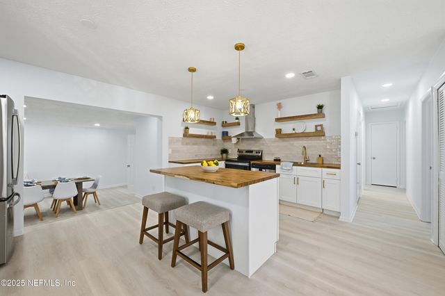 8628 BLARNEY STONE Court, Jacksonville, FL 32216