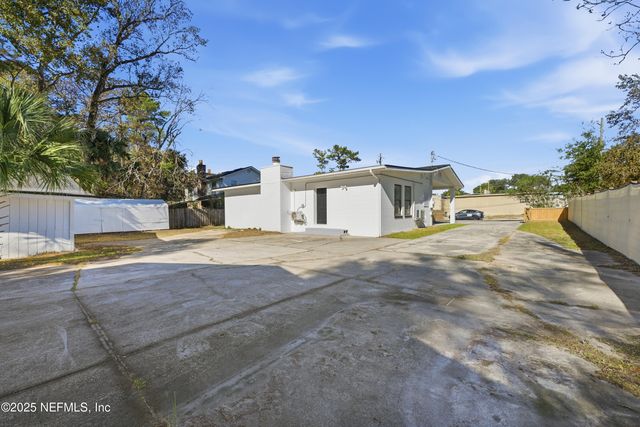 8628 BLARNEY STONE Court, Jacksonville, FL 32216