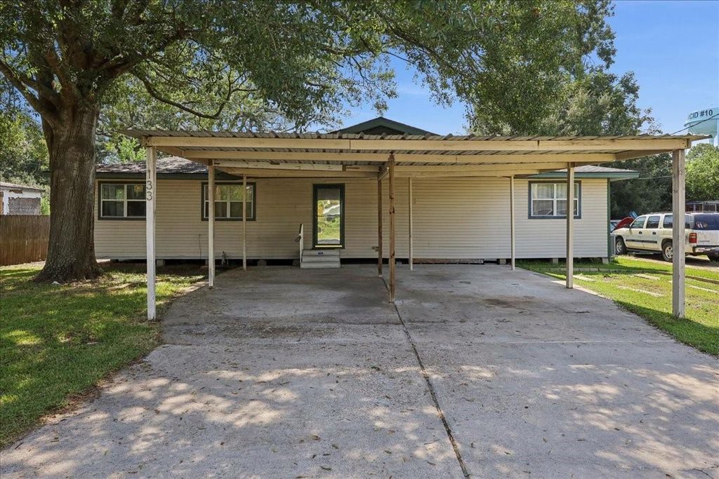 133 6th Avenue, Nederland, TX 77627