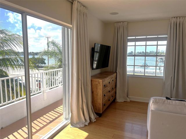 355 Virginia Street 1, Hollywood, FL 33019