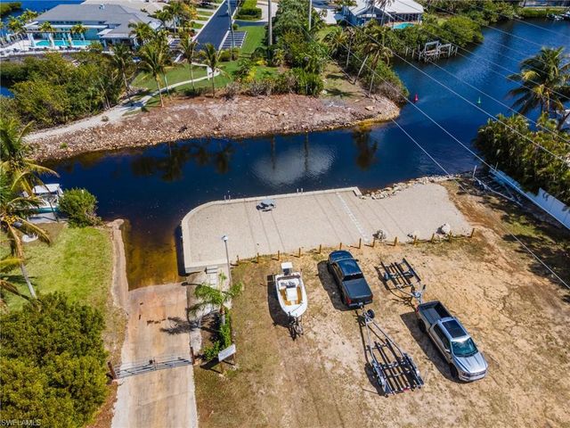 17571 Taylor DR, Fort Myers, FL 33908