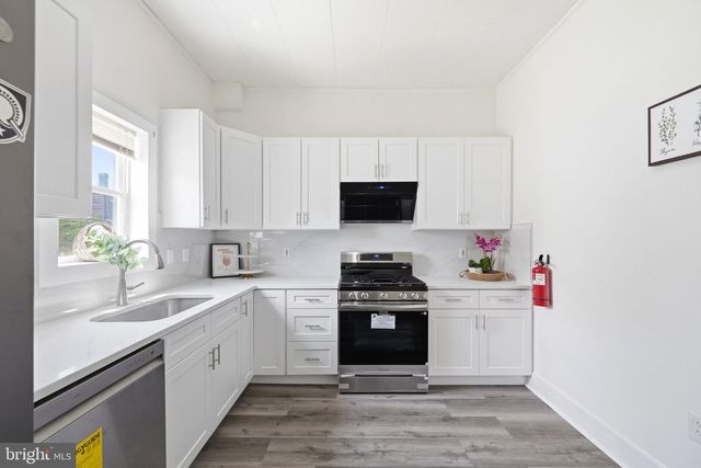 330 SOMERSET ST, Gloucester City, NJ 08030