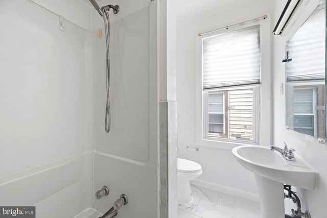 330 SOMERSET ST, Gloucester City, NJ 08030