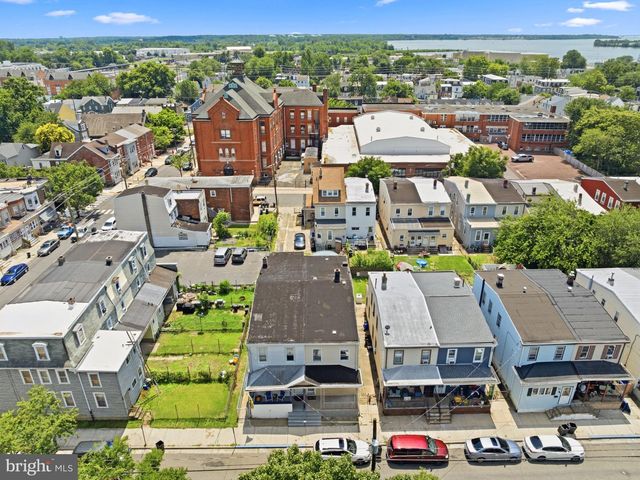 330 SOMERSET ST, Gloucester City, NJ 08030