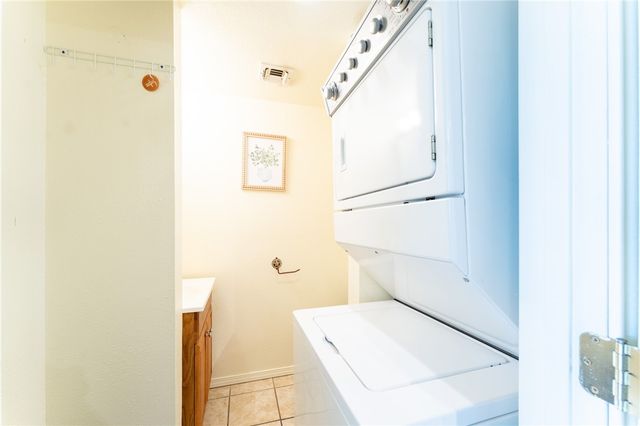 14300 S Padre Island Dr 115, Corpus Christi, TX 78418