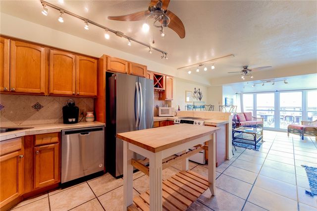 14300 S Padre Island Dr 115, Corpus Christi, TX 78418