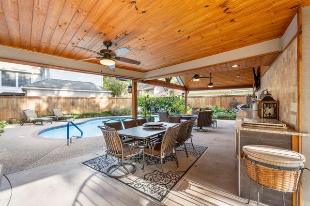 6907 Fawncliff Drive, Houston, TX 77069