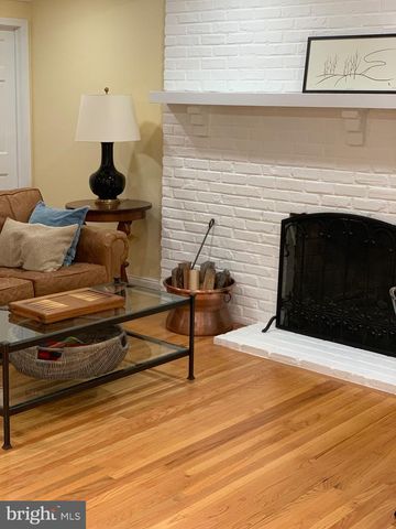 20 OAKLEY, Cherry Hill, NJ 08003