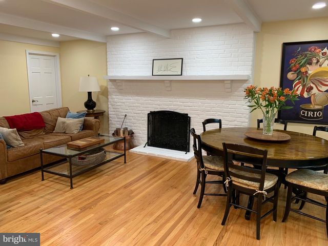 20 OAKLEY, Cherry Hill, NJ 08003