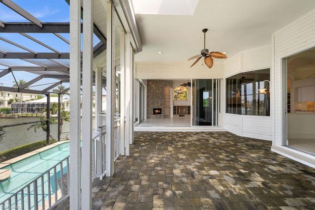 371 Bayside AVE, Naples, FL 34108