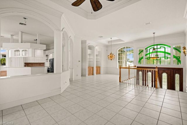 371 Bayside AVE, Naples, FL 34108