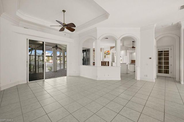 371 Bayside AVE, Naples, FL 34108