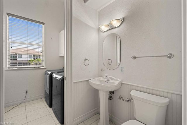 371 Bayside AVE, Naples, FL 34108