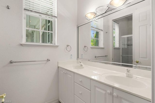 371 Bayside AVE, Naples, FL 34108