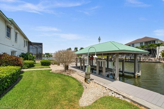 371 Bayside AVE, Naples, FL 34108