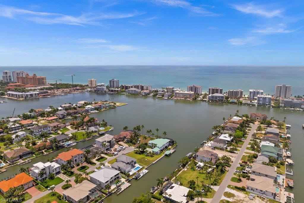 371 Bayside AVE, NAPLES, FL 34108 — photo 2
