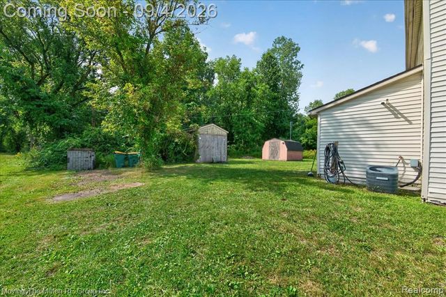 30103 Van Horn Road, New Boston, MI 48164