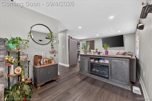 30103 Van Horn Road, New Boston, MI 48164