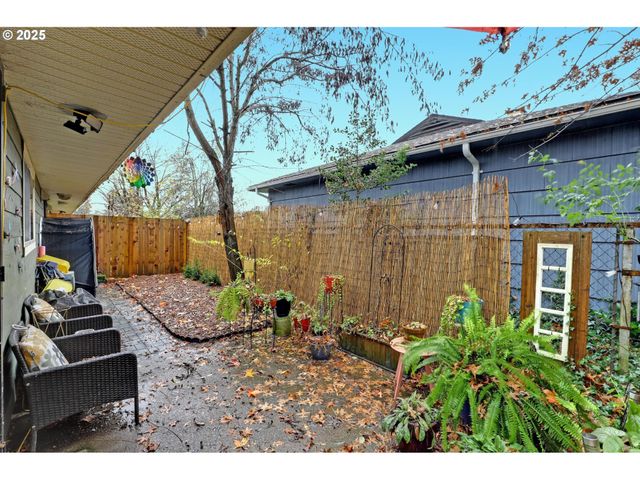 9406 N MIDWAY Ave, Portland, OR 97203