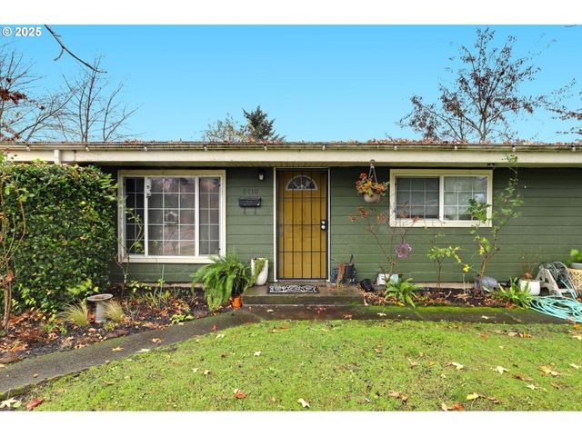 9406 N MIDWAY Ave, Portland, OR 97203