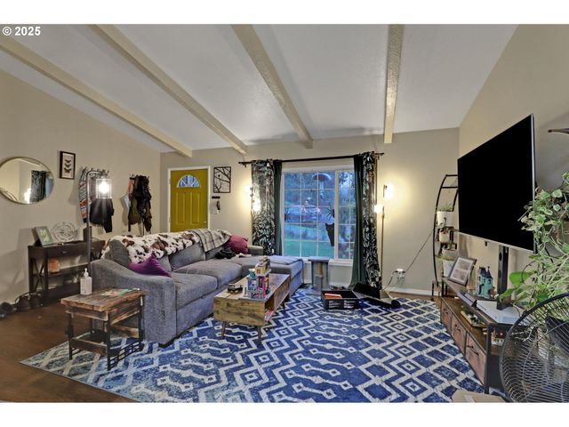 9406 N MIDWAY Ave, Portland, OR 97203