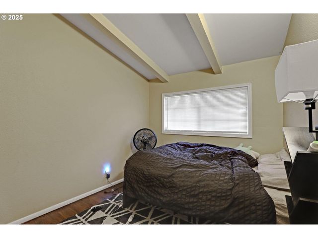 9406 N MIDWAY Ave, Portland, OR 97203