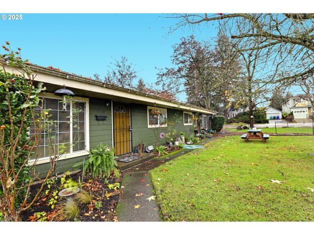9406 N MIDWAY Ave, Portland, OR 97203