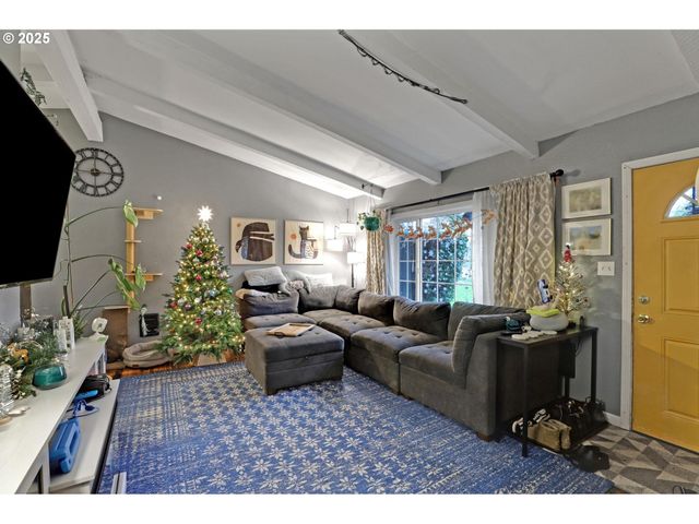 9406 N MIDWAY Ave, Portland, OR 97203