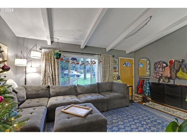 9406 N MIDWAY Ave, Portland, OR 97203