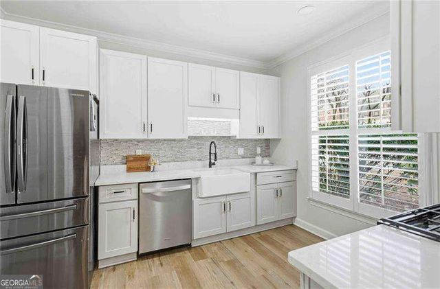 137 Weatherburne Drive, Roswell, GA 30076