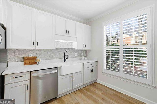 137 Weatherburne Drive, Roswell, GA 30076