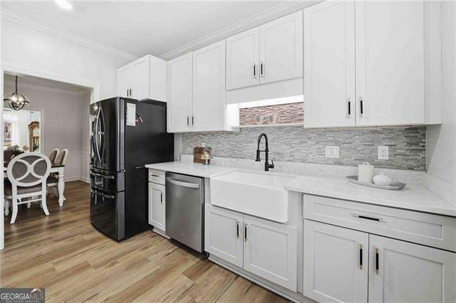 137 Weatherburne Drive, Roswell, GA 30076