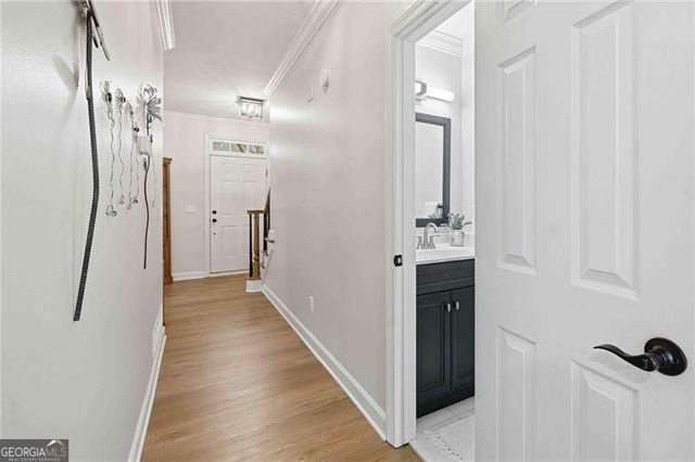 137 Weatherburne Drive, Roswell, GA 30076