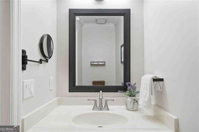 137 Weatherburne Drive, Roswell, GA 30076