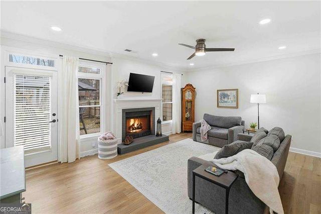 137 Weatherburne Drive, Roswell, GA 30076