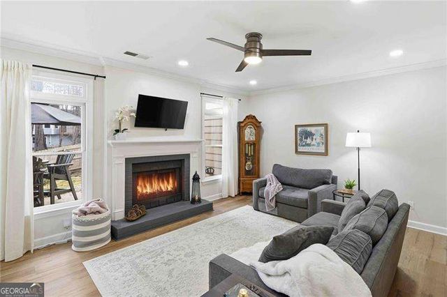 137 Weatherburne Drive, Roswell, GA 30076