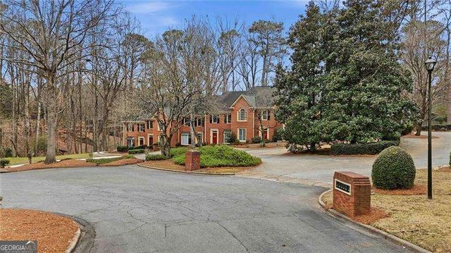 137 Weatherburne Drive, Roswell, GA 30076