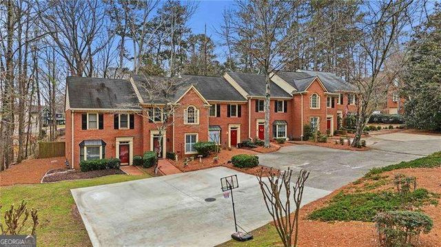 137 Weatherburne Drive, Roswell, GA 30076