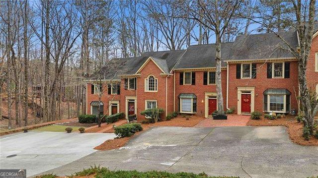 137 Weatherburne Drive, Roswell, GA 30076