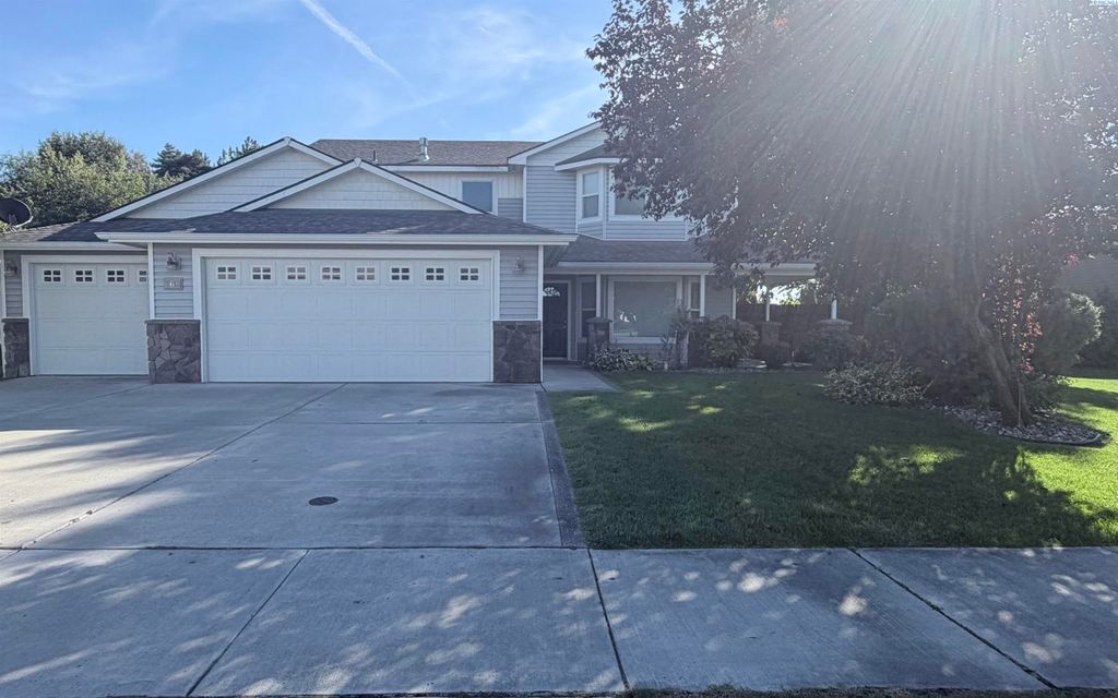 9616 Winthrop Dr, Pasco, WA 99301
