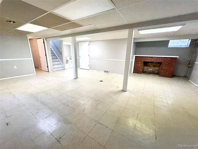 18235 Tracey Street, Detroit, MI 48235