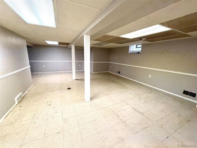 18235 Tracey Street, Detroit, MI 48235