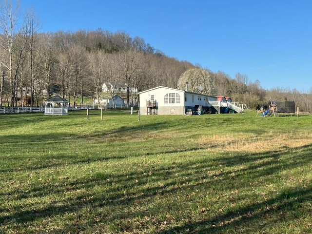 2864 Scrubgrass Road, Gravel Switch, KY 40328