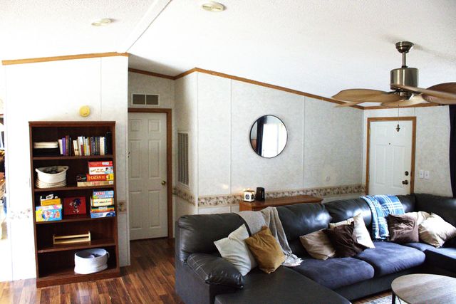 2864 Scrubgrass Road, Gravel Switch, KY 40328