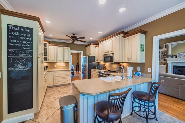 6625 Old Hinkleville Road, Paducah, KY 42001