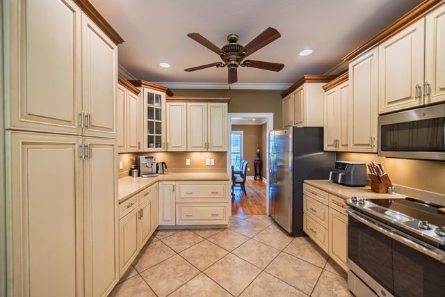 6625 Old Hinkleville Road, Paducah, KY 42001
