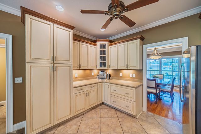 6625 Old Hinkleville Road, Paducah, KY 42001